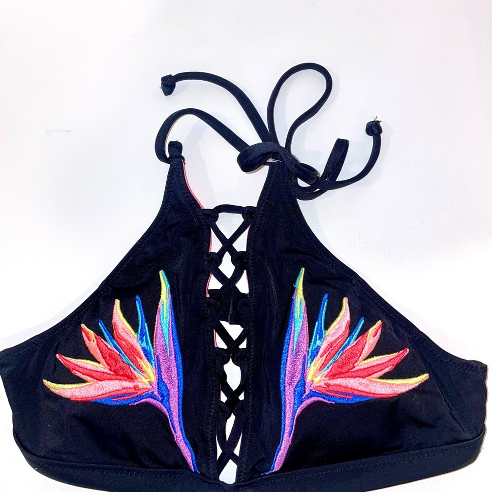 PINK Victoria’s Secret Black Embroidered Bikini Top Sexy Front Lace  XS $46 E111